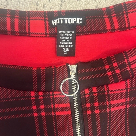 Hot Topic XL thicker plaid  mini - Picture 2 of 8
